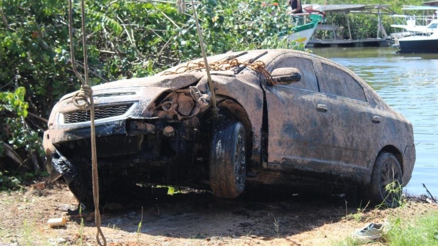 Veículo de Edilson Joaquim Couto foi encontrado em um rio de Balneário Piçaras (SC) - Corpo de Bombeiros/Divulgação