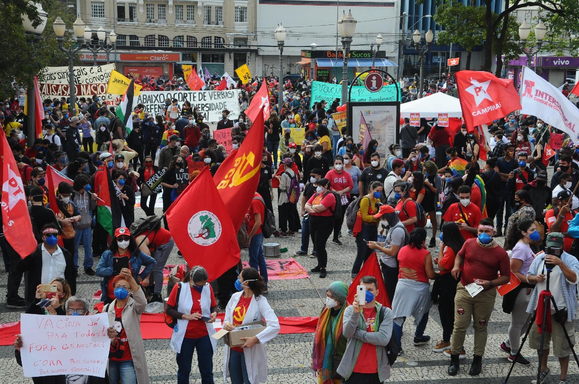 Protesto contra o Presidente Jair Bolsonaro, realizado na cidade de Campinas, SP - WAGNER SOUZA/FUTURA PRESS/ESTADÃO CONTEÚDO