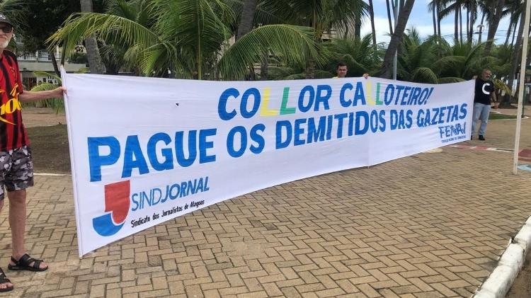 Protesto do Sindicato dos Jornalistas contra Collor na orla de Maceió, em 2022