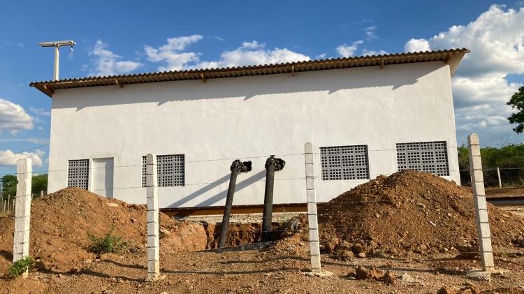 Instalação pronta para destinar água para lote irrigado em Monteiro (PB)