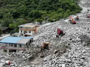 Deslizamento de terra deixa 8 mortos e 19 desaparecidos na China