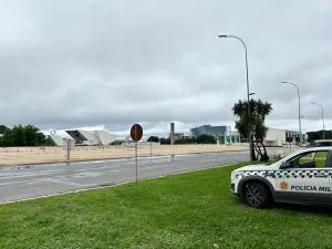 Exército reforça proteção do Planalto; praça dos 3 Poderes está interditada