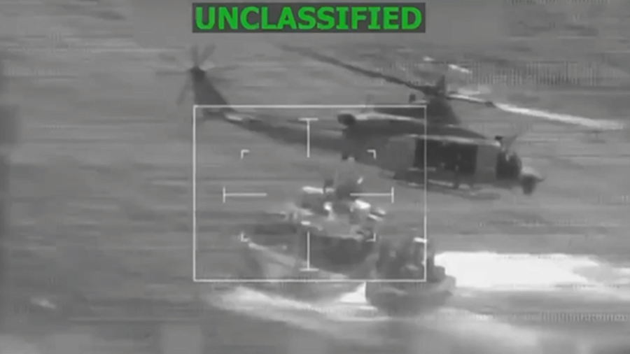 Militares dos EUA e do Equador abordaram e revistaram barco no Pacífico