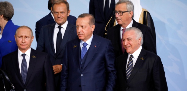 7.jul.2017 - Michel Temer ao lado do presidente turco, Tayyip Erdogan, durante encontro do G20 - CARLOS BARRIA/REUTERS