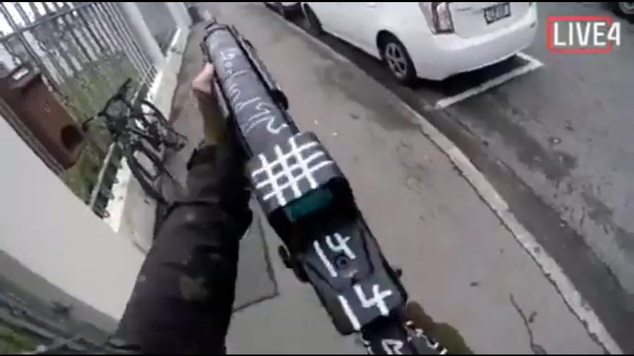 Trecho do vídeo feito pelo atirador durante ataque a mesquita na Nova Zelândia - Reprodução