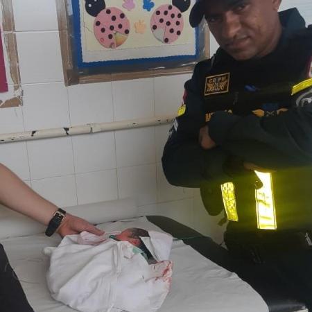 Policiais fazem parto de emergência em Acará (PA); mãe e bebê passam bem - Divulgação/Polícia Militar do Pará
