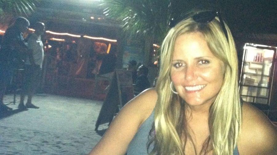 Danielle Ferrero, de 38 anos, presa por mostrar os seios em chamada de vídeo - Reprodução/Facebook