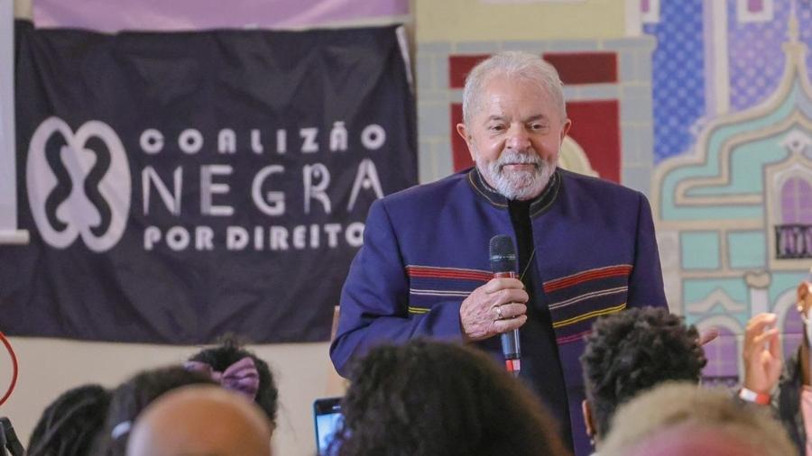 O ex-presidente Luiz Inácio Lula da Silva em reunião com a Coalizão Negra por Direitos, que reúne mais de 170 entidades dos movimentos negros - Reprodução/Twitter/Douglas Belchior