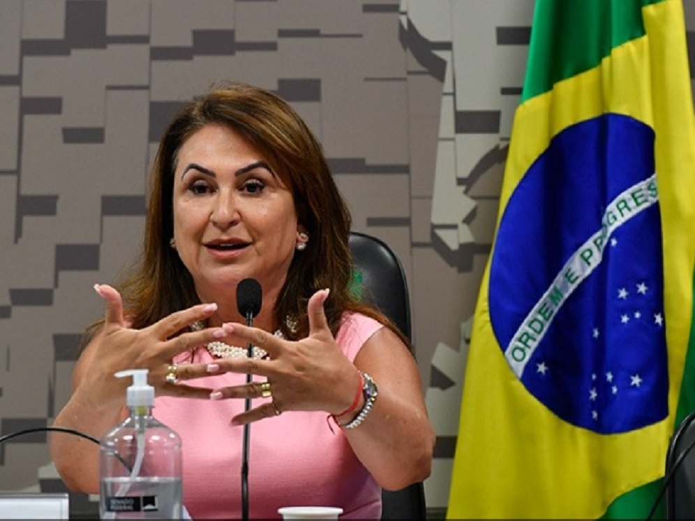 Kátia Abreu defende projeto que permite alistamento militar de mulheres —  Senado Notícias