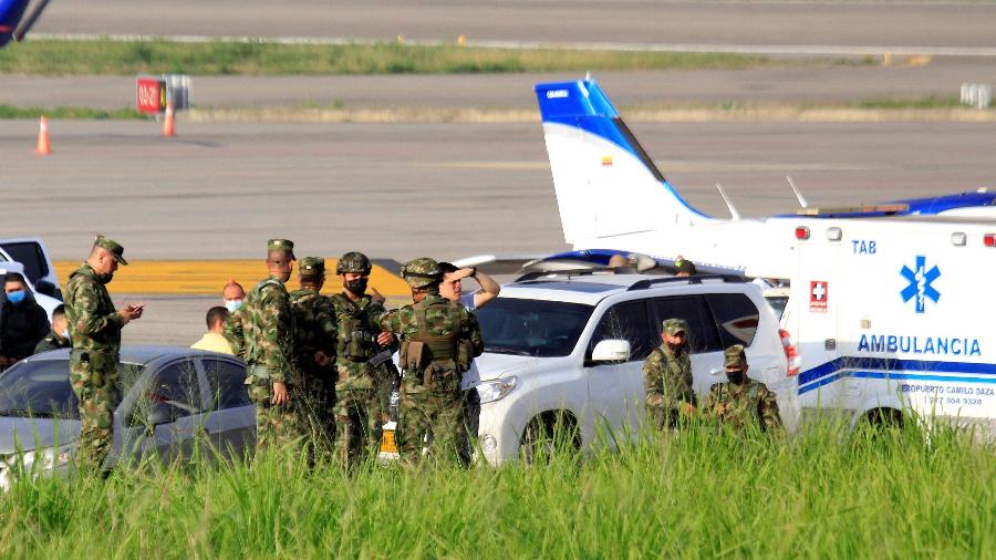 Soldados no aeroporto após atentado na Colômbia - Schneyder Mendoza / AFP