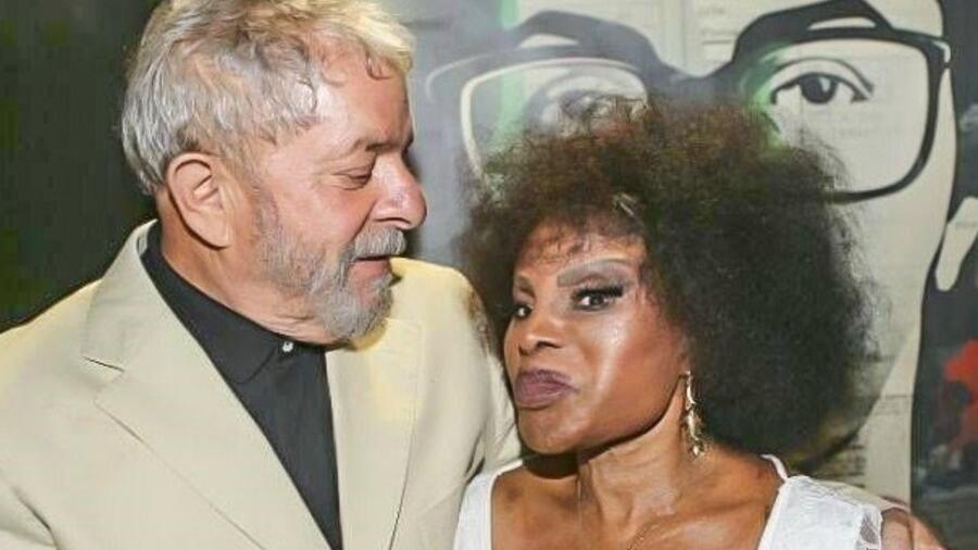 Lula compartilhou no Twitter uma foto dele com Elza Soares - Reprodução/Ricardo Stuckert