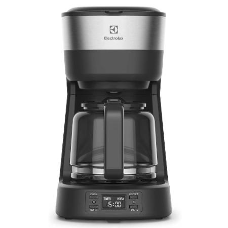 Cafeteira programável: acorde com o cheiro de café quentinho