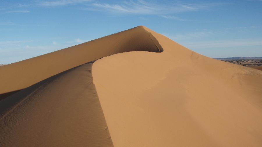 Vista da duna Lala Lallia, do deserto do Saara, no Marrocos