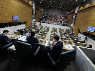 Como votou cada deputado da Alesp na PEC que tira verba da educação em SP