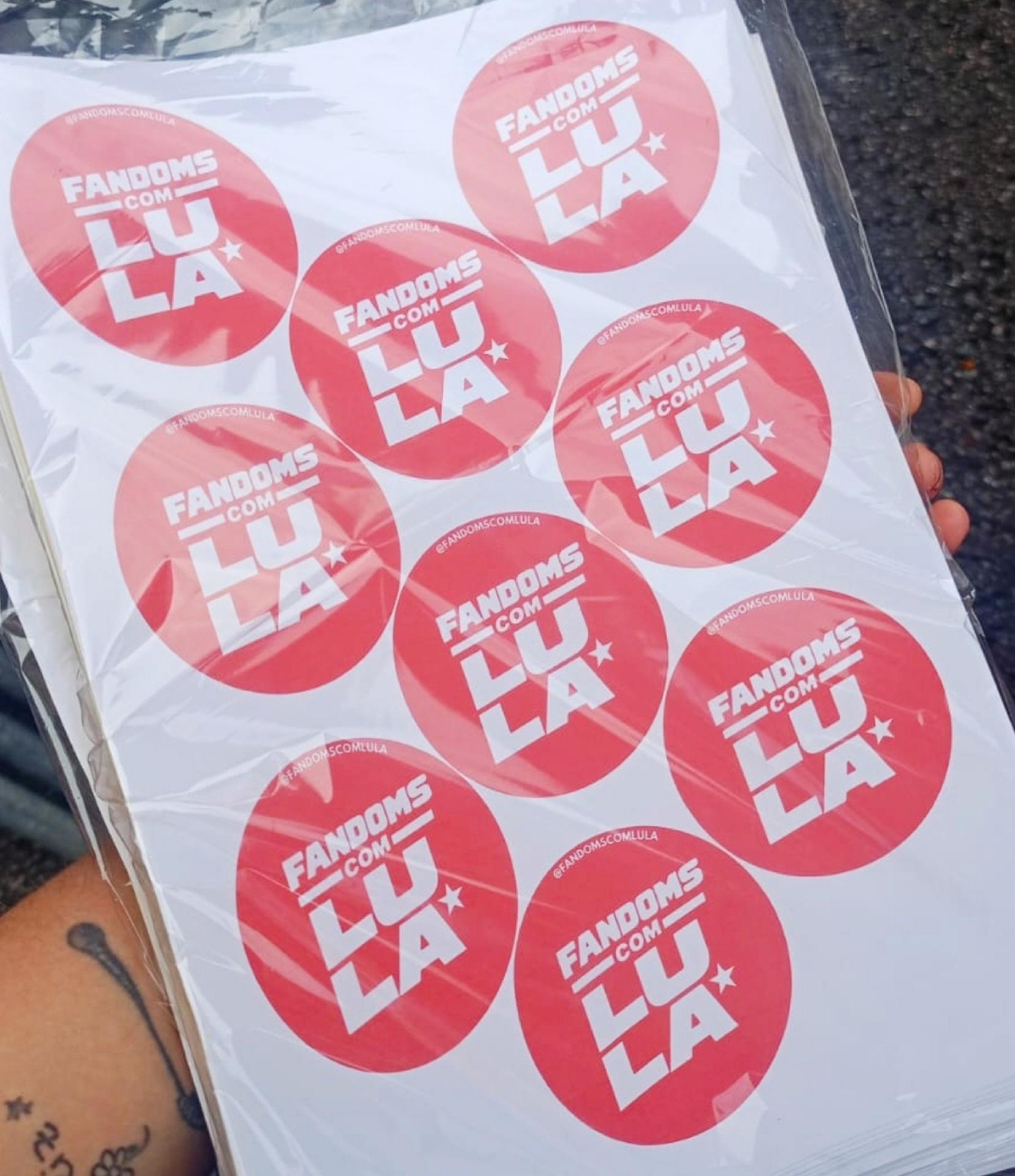 Fandoms apoiam a reeleição de Lula - undefined