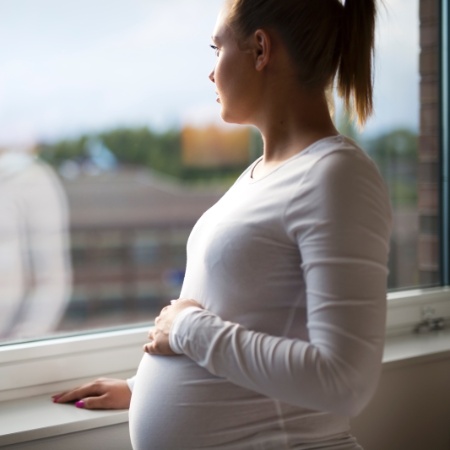 Segundo o estudo, o avanço no caso de gravidezes indesejadas tem relação com a falta de acesso aos contraceptivos em 115 países, incluindo o Brasil - iStockphoto