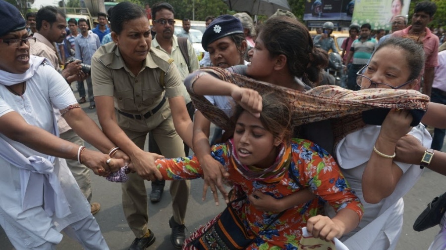 Protesto contra estupro coletivo na Índia; casos aumentaram no país e viraram assunto de preocupação nacional - Dibyangshu Sarkar/AFP 