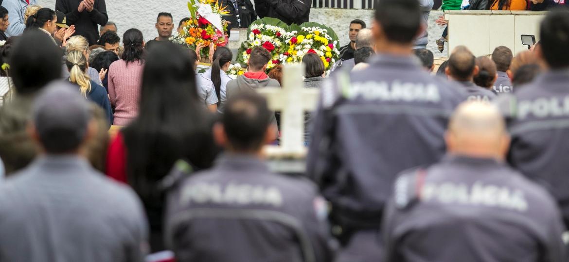 PMs de SP homenageiam soldado morta durante enterro - 07.ago.2018 - Marcelo Gonçalves/Estadão Conteúdo