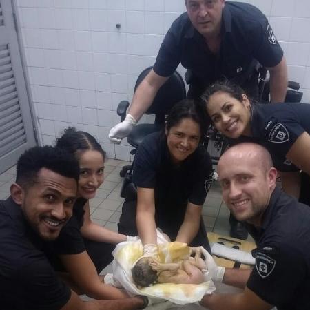 Seguranças ajudaram no parto do pequeno Otávio no Metrô de SP - Divulgação/Metrô de SP