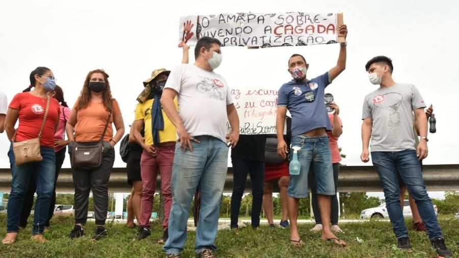 19.nov.2020 - Moradores fazem protesto em Macapá contra a falta de energia - Rudja Santos/SOS Amapá