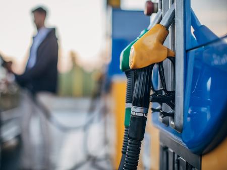 Litro da gasolina sobe 1,96% em 15 dias e média fica em R$ 6,433
