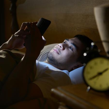 Ler uma mensagem antes de dormir pode trazer uma boa noite de sono - amenic181/Getty Images/iStockphoto