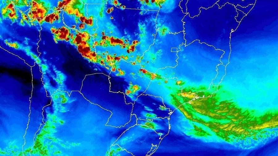Imagem de satélite mostra áreas de instabilidade avançando sobre São Paulo e Rio de Janeiro - Reprodução/Inmet