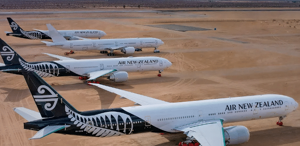 Guerra no Irã encarece petróleo e passagens aéreas sobem no exterior