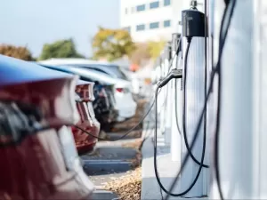Carros elétricos ameaçam o futuro da profissão de mecânico?