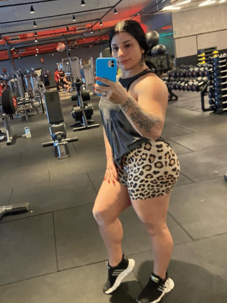 Bárbara Barbosa, atingida por peso de 250 kg