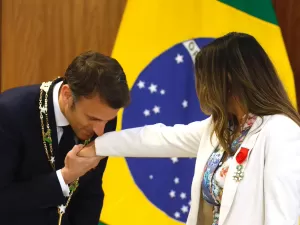 'Pelo menos Janja estará aqui e será bem acolhida', diz Macron sobre ausência de Lula nas Olimpíadas