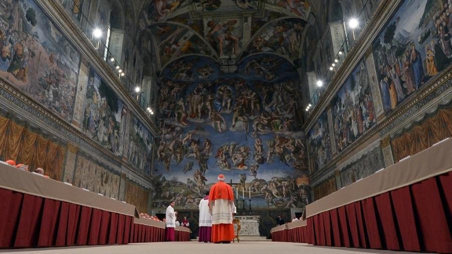 Cardeais reunidos na Capela Sistina, no Vaticano, por ocasião da eleição do papa Francisco, em 2013 Cardeais reunidos na Capela Sistina, no Vaticano, por ocasião da eleição do papa Francisco, em 2013