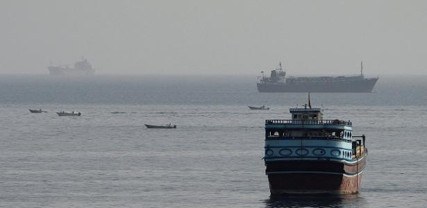 Estreito de Ormuz continuará fechado até EUA aceitarem 'todas as nossas condições', alerta Irã