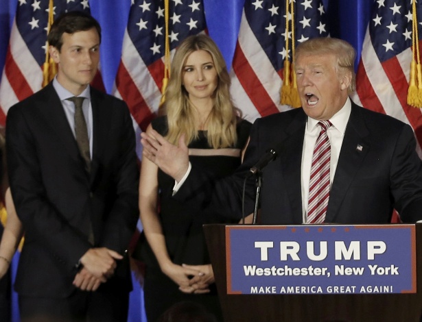 Donald Trump discursa ao lado de Ivanka e Jared Kushner - Mike Segar/Reuters