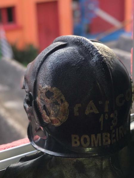 Capacete do Corpo de Bombeiros derrete durante incêndio causado por vazamento de gás em SP - Divulgação/Corpo de Bombeiros