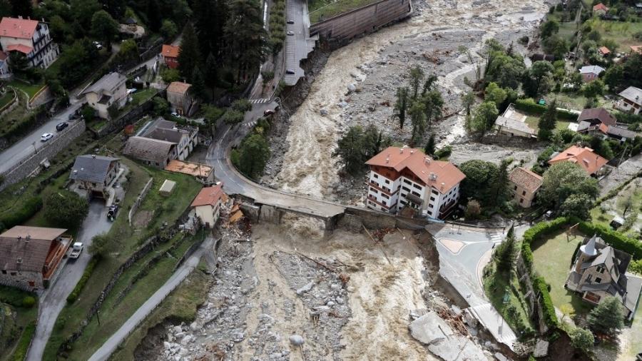 Inundação causou estragos em Saint-Martin-Vesubie, na França - Valery Hache/AFP