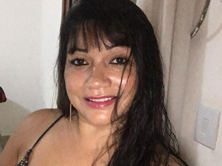 Vacina escorre e mulher teme não ter sido imunizada; Curitiba nega falha