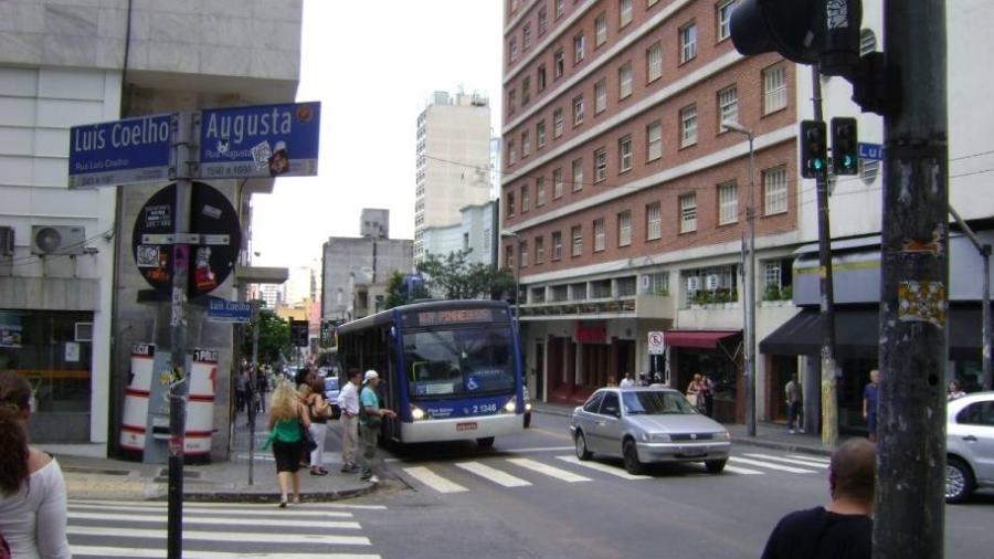 MIrante está nos planos da prefeitura de São Paulo para a rua Augusta. Na imagem, vista da via no encontro com a Luís Coelho - Wikimedia Commons