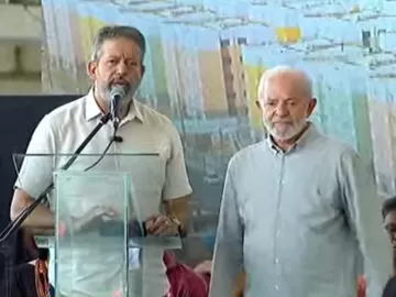 Em Maceió, Lula silencia sobre afundamento, afaga Lira e vê falta de Renan