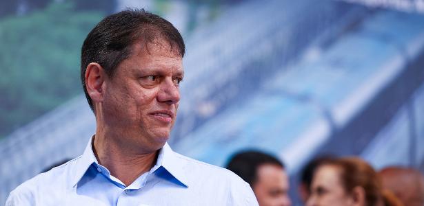 Tarcísio diz que não colocaria boné de Trump novamente após tarifaço