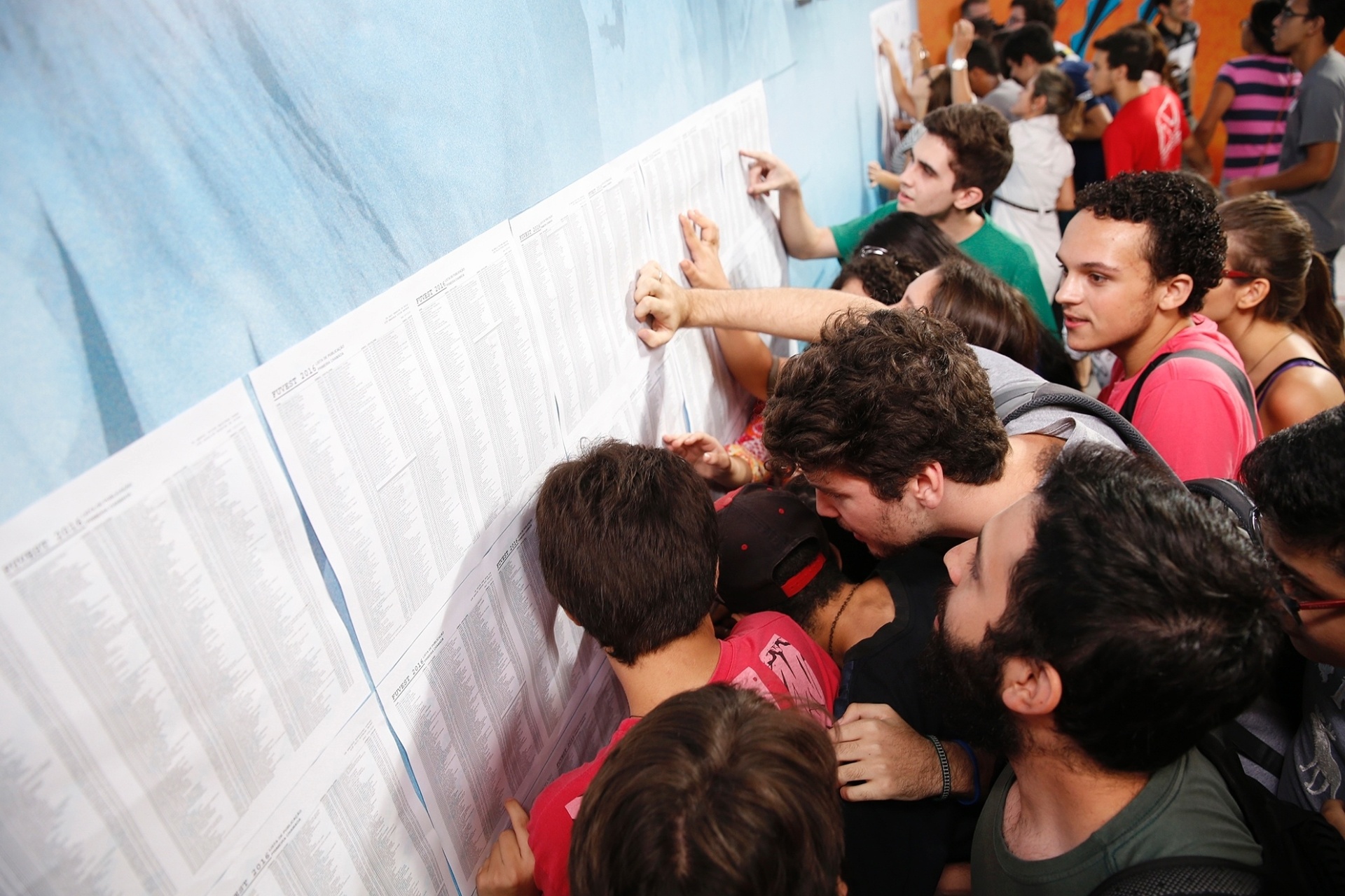 2.fev.2016 - A Fuvest divulgou nesta terça-feira a lista de aprovados no vestibular 2016. Confirmação de interesse deve ser feita pela internet até amanhã - Lucas Lima/UOL