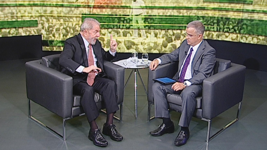 26.abr.2017 - O ex-presidente Luiz Inácio Lula da Silva concede entrevista ao jornalista Kennedy Alencar, do "SBT Brasil" - Divulgação/SBT