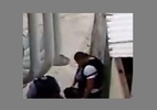 Rio: juiz absolve PMs flagrados em vídeo disparando arma com mão de ferido - Reprodução