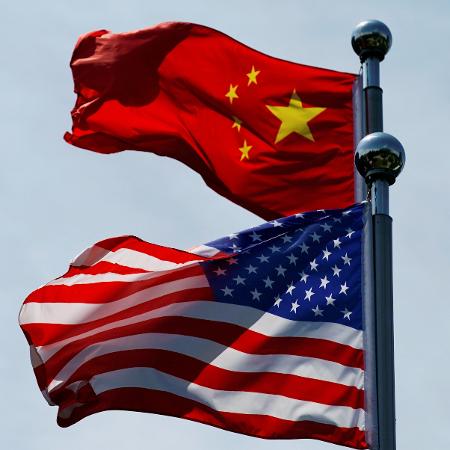 Bandeira da China e dos EUA - ALY SONG