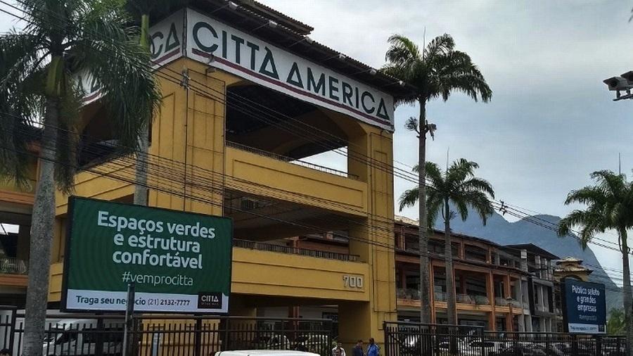 O consultório do médico acusado de ameaçar o paciente com arma após discussão fica localizado no Shopping Cittá América, na Barra da Tijuca - Reprodução/Google Maps