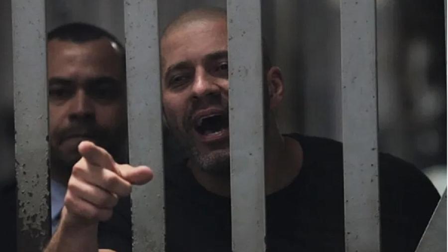 Daniel Silveira fala com admiradores mesmo estando preso num batalhão. E faz novas ameaças - Pedro Conforte/Plantão em Foco