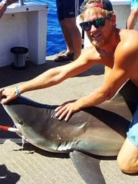 Aaron Moir, de 32 anos, foi atacado por tubarões em Perth, na Austrália - Reprodução
