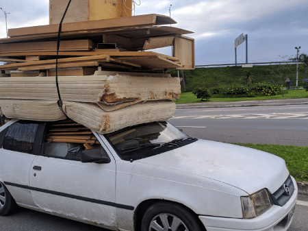 Motorista é flagrado transportando carga de feijão em excesso de peso, em  Rio Verde