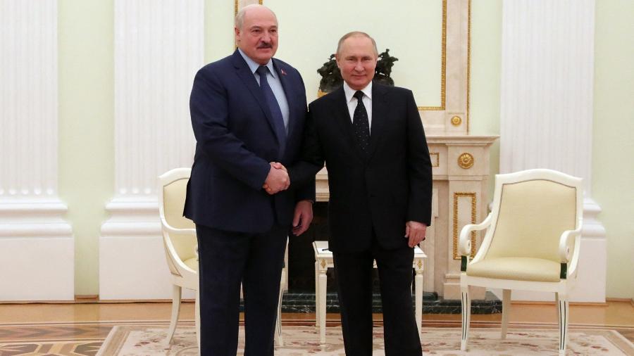 O presidente da Rússia, Vladimir Putin, e o presidente de Belarus, Alexander Lukashenko - Mikhail Klimentyev/Sputnik/AFP