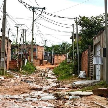 Comunidade Nova Vida, em Manaus, tem condição precária